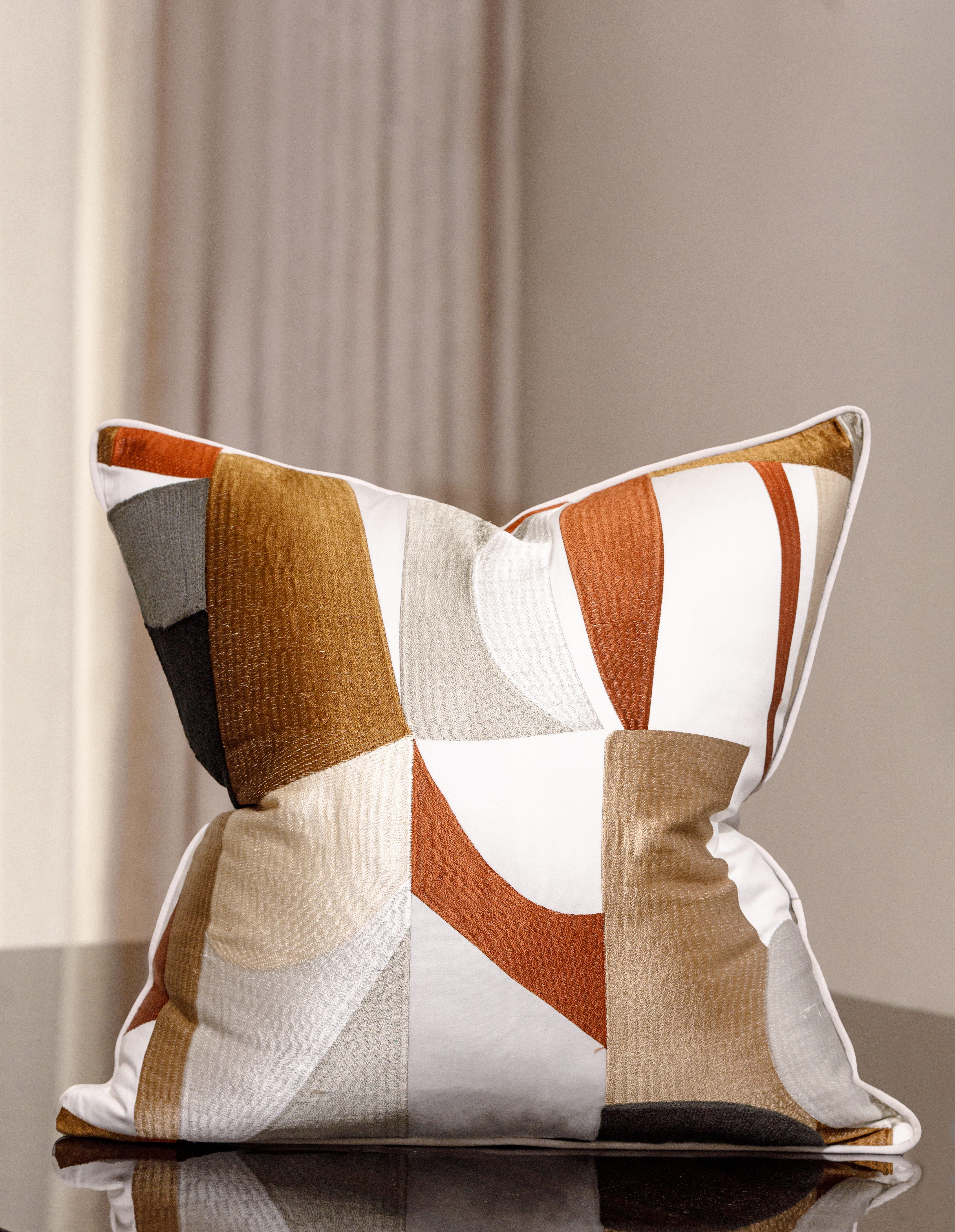 Tate Cushion2